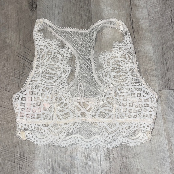 NWT Off white lace bralette - Picture 1 of 4